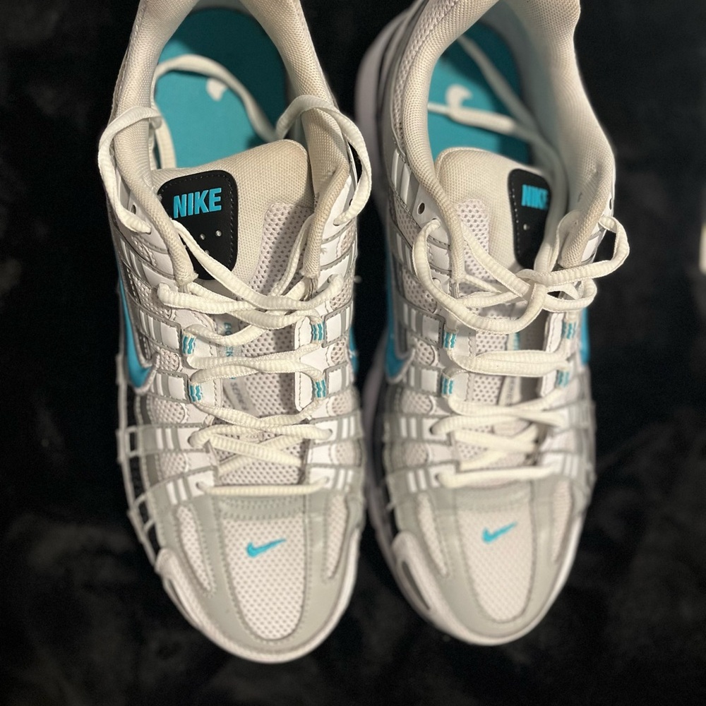 Nike White and Blue Sneakers